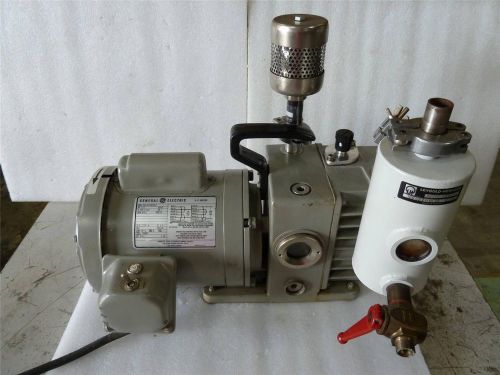 Leybold-heraeus trivac d2a dual-stage rotary vane vacuum pump w/ ge 5kc42hg892 for sale