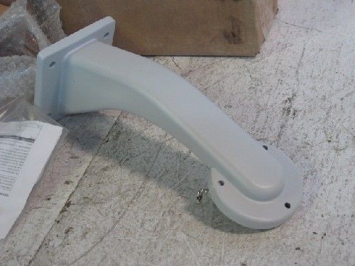 GE GEA-102 CAST ALUMINUM DOME CAMERA WALL MOUNT ARMS (NEW IN BOX)