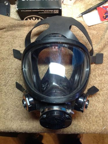 3M 7800  full-faced respirator With Filters.