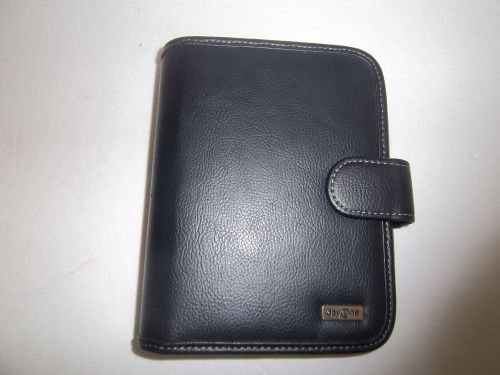 SMALL BLACK 6-RING DAY ONE PLANNER BY FRANKLIN COVEY - Strap/Snap Closure