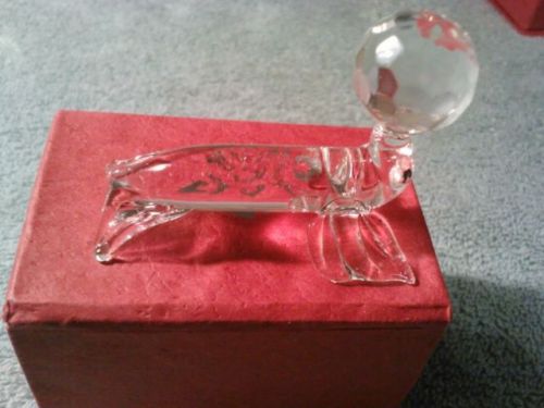New in box Crystal clear Seal w/ball figurine 2&#034;1 X1&#034;1/2Great Christmas Gift box