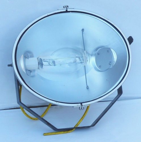 OUTDOOR COMMERCIAL INDUSTRIAL WORK SITE 1000 WATT NIGHT LAMP PHILIPS MH1000 BULB