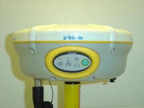 Trimble r8 gps receiver w 450-470 mhz radio and tsce for sale