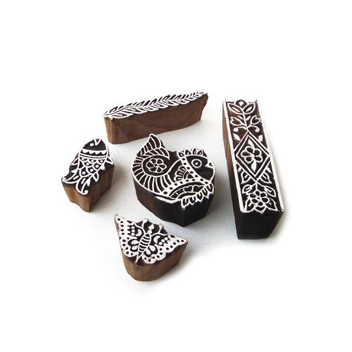 Indian Handcarved Floral &amp; Fish Pattern Wooden Block Tags (Set of 5)