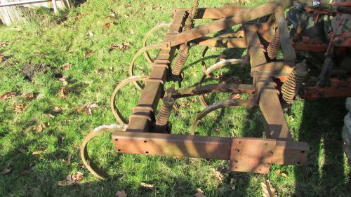 INTERNATIONAL 7&#039; Chisel Plow In Good Working Condition.