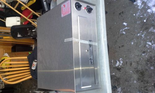 NEW- WISCO PIZZA PAL ELECTRIC OVEN Model 560
