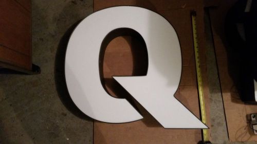Box letter Q from large Quiznos Sign