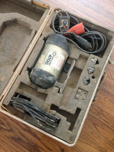 BEAM LASER ALIGNER MODEL 4700 WITH LEADS AND CASE