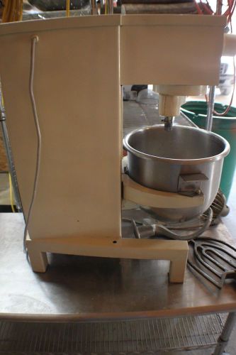 20 qt mixer  univex 120v, stainless bowl,  dough hook, wire whip, paddle, for sale
