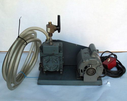 Welch 1400 duoseal dual stage belt driven rotary vane vacuum pump - 0.9cfm for sale