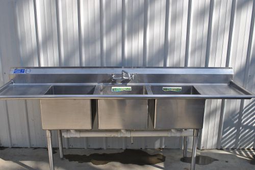STAINLESS STEEL 3 COMPARTMENT SINK