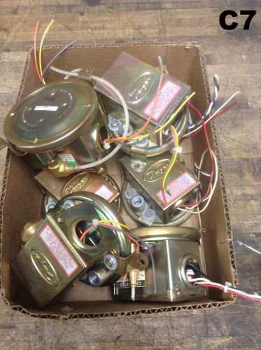 Dwyer Instruments 1910-1 Differential Pressure Switch-Lot of 8