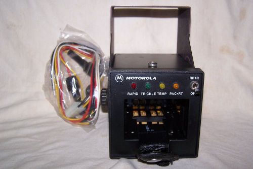 Motorola NTN9176B vehicle radio charger