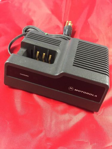 Motorola 2-way radio battery charger #ntn4635a ht600 p200 mt1000 mtx800 810 900 for sale