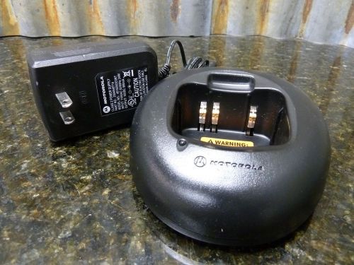 Genuine OEM Motorola PMTN4034A Desktop Charger Include AC Adapter Free Shipping