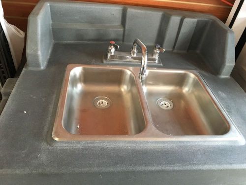 Cambro (KSC402) - 41&#034; Portable Hand Sink Cart - CamKiosk®