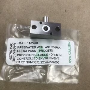 AMAT HYTRON  220-32229-000 13792 4504 R12 Clean Room Astro Pak, 1/4” Tube Flange