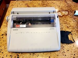 Brother GX-6750 Electric Typewriter Correctronic Daisy with lid.  Tested Working