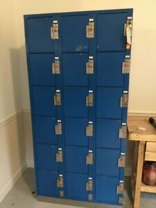 Heavy Duty Coin Operated American Locker Co 18 Section Locker