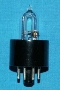 STROBE TUBE WITH 8-PIN OCTAL BASE