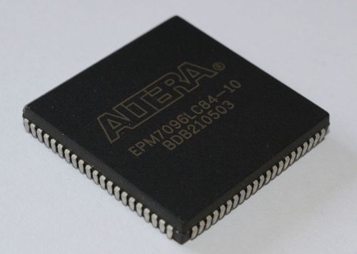 Altera Max 7000 EPM7096LC84-10  EEPROM-based PLD  96 Macro 76 IOs 7096LC84
