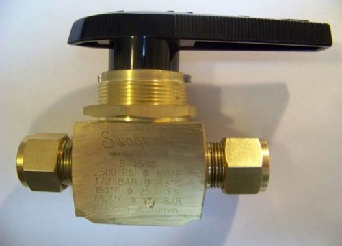 Swagelok / whitey b-45s8 brass 40 series 1/2&#034; ball valve, tube fittings auction for sale