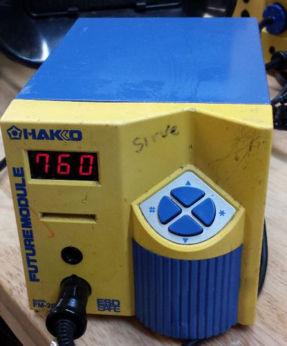 Hakko FM-202, 120 V, 140 W, 60 Hz, 200 to 450°C Soldering Station. TESTED