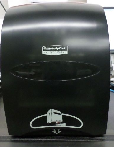 KIMBERLY CLARK TOUCHLESS MOTION ACTIVATED ELECTRONIC PAPER TOWEL DISPENSER T2 E1