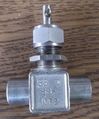 Whitey 1/8&#034; fnpt bonnet needle valve  ss-1vf2 for sale