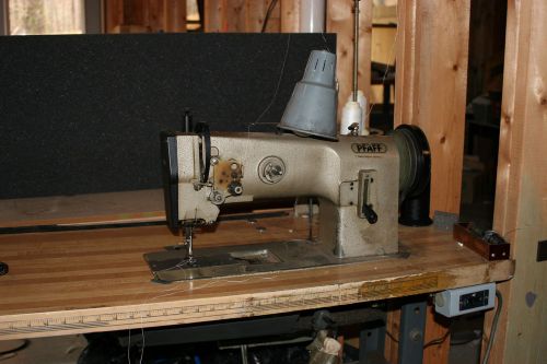 Pfaff Industrial Sewing Machine 1245   706/47