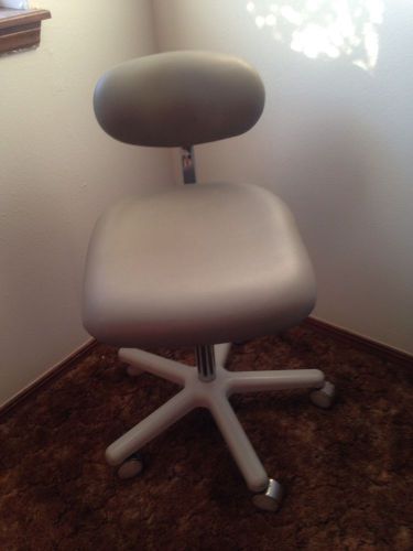 Midmark Knight Adjustable Dental/doctor/dentist Chair