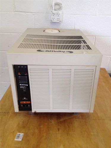 Lytron affinity water-cooled chiller rwa-005t temp range 5-30c w/3.gpm for sale