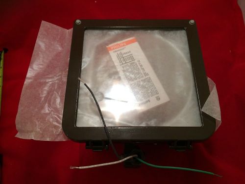 Hubbell mic-0150s-651 flood light 150w sodium, commercial grade, quad voltage for sale