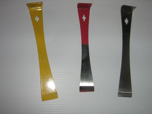Great Hive tool your choice of one out of the 3 pictured. Get yours today.