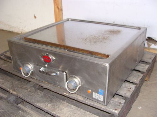 &#034;WELLS G13&#034; COMMERCIAL H.D.  25&#034;W DUAL PHASE ELECTRIC COUNTER TOP S.S.GRIDDLE
