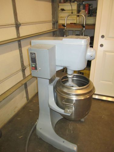 30 qt quart blakeslee f30-med dough mixing mixer w/ bowl, bowl guard and paddle for sale