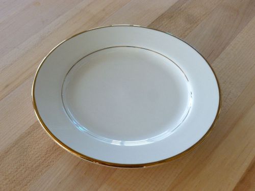 Homer Laughlin China 7&#034; Plate, Cavalier, Diplomat Gold Pattern (Case of 36)
