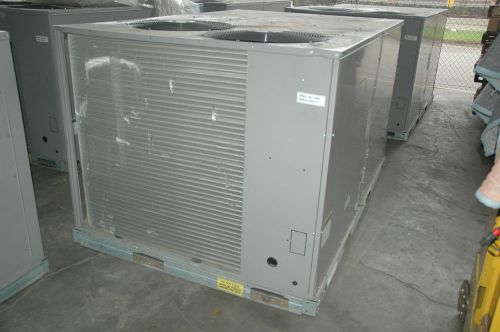 Carrier 48TMD014-A-601 12 ton air conditioner natural gas 460vac 3ph 60Hz R22