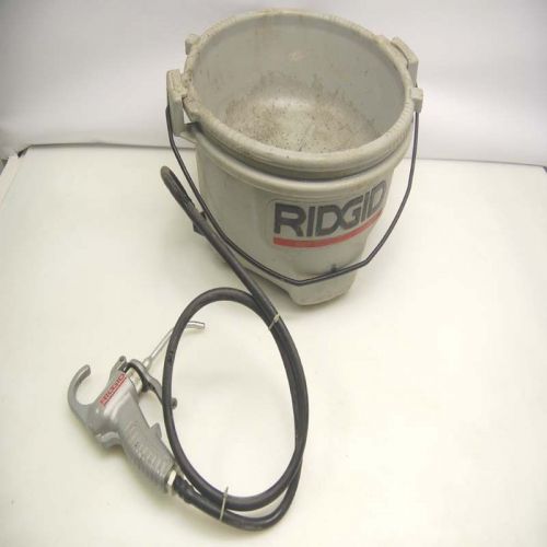 Ridgid 418 hand held oiler w/heavy duty twist lock drip pan bucket for sale