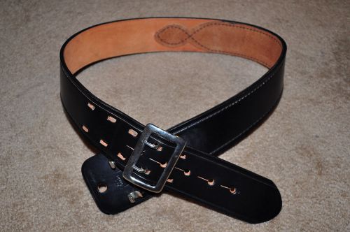 DeSantis Police Officer Plain Leather Duty Belt w/ Buckle - size 32