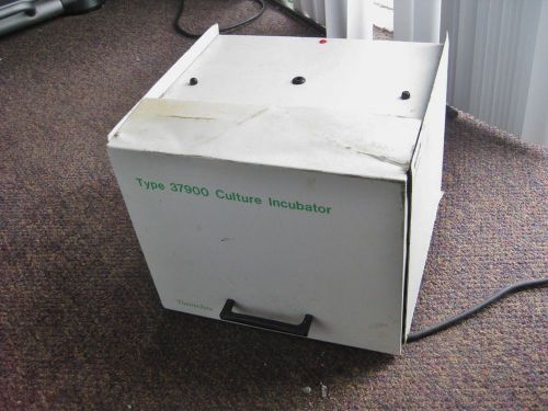 Thermolyne Laboratory Type 37900 Culture Incubator- DRY HEAT INCUBATOR