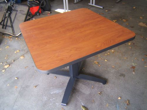 NICE STEEL BASE TABLE WITH WOOD WOODGRAIN TOP - Bradley IL Pick-Up Only
