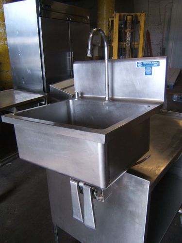 Commercial Stainless Single Bowl Sink Knee Operated with faucet
