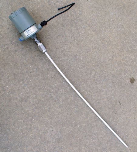 Omega LV5900 Capacitive Continuous Level Transmitter with level probe used