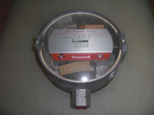 HONEYWELL PRESSURE SWITCH C437H 1001 *NEW OUT OF BOX*