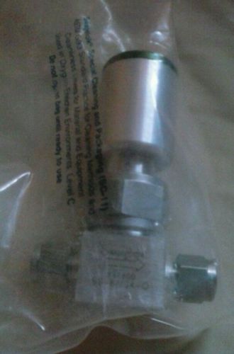 LOT OF 2 SWAGELOK SS-BNS4-0 COMPRESSION BELLOWS VALVE SS-BNS4-O NEW   Q7