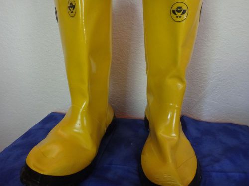 Yellow rubber slush work boots 17&#034;, size 18 for sale