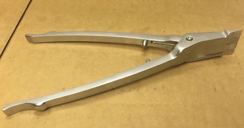 STRYKER 82 4-Prong Stainless Steel Cast Spreader for Plaster and Fiberglass