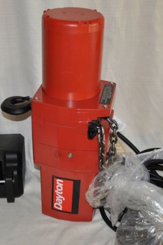 New open box dayton 1/2 ton electric chain hoist (115/230v 1ph, 16 fpm) for sale