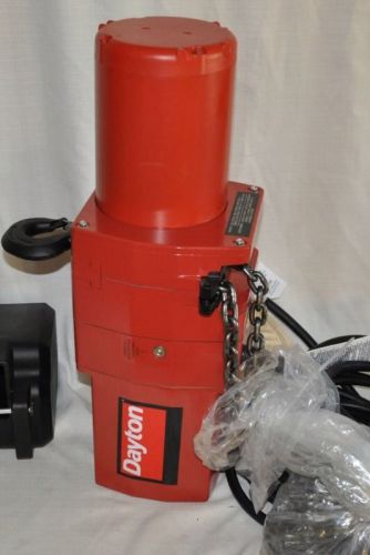 NEW OPEN BOX DAYTON 1/2 TON ELECTRIC CHAIN HOIST (115/230V 1PH, 16 FPM)